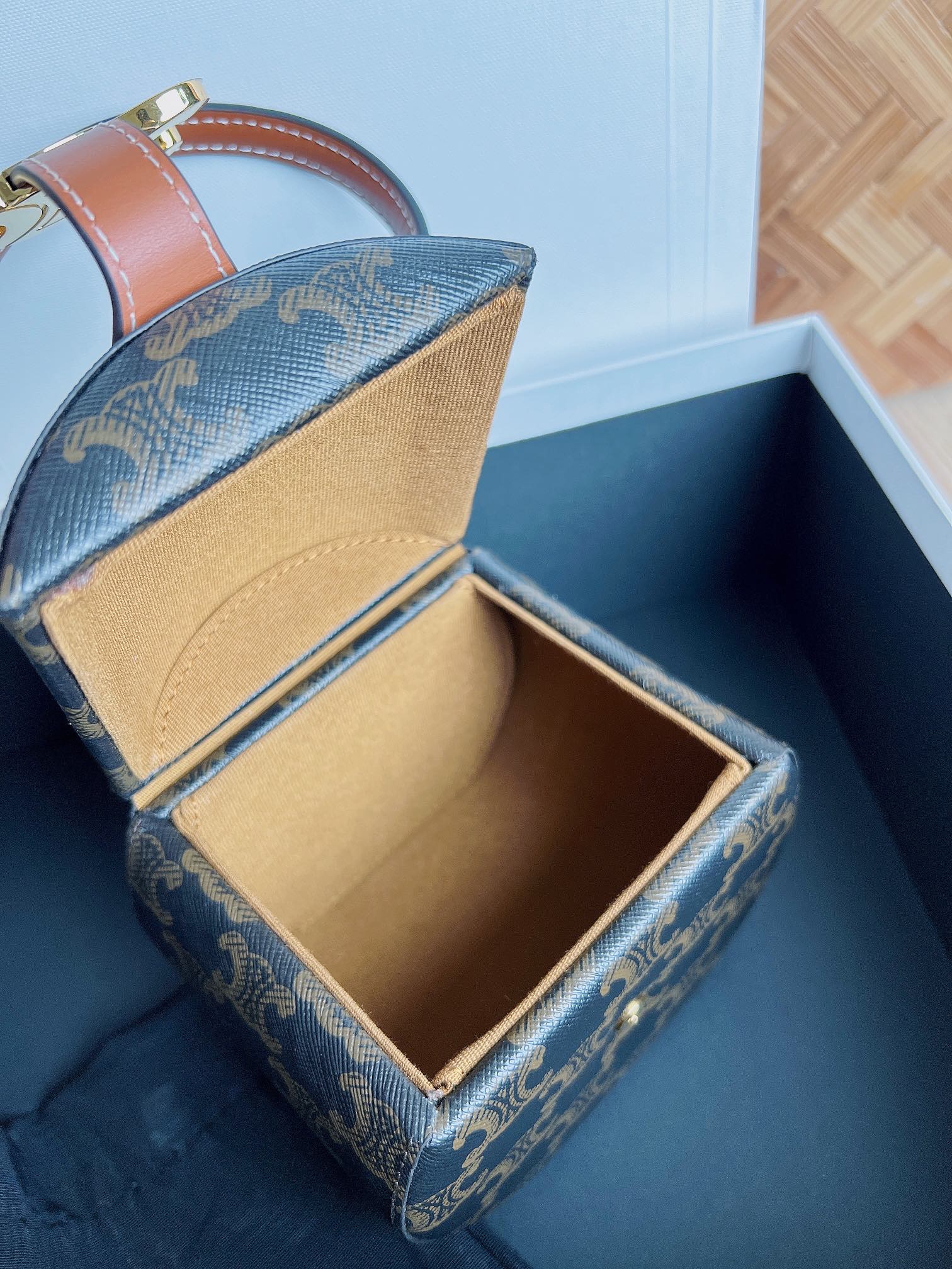 Ce**e cubic box bag-12.5×11.5×9cm