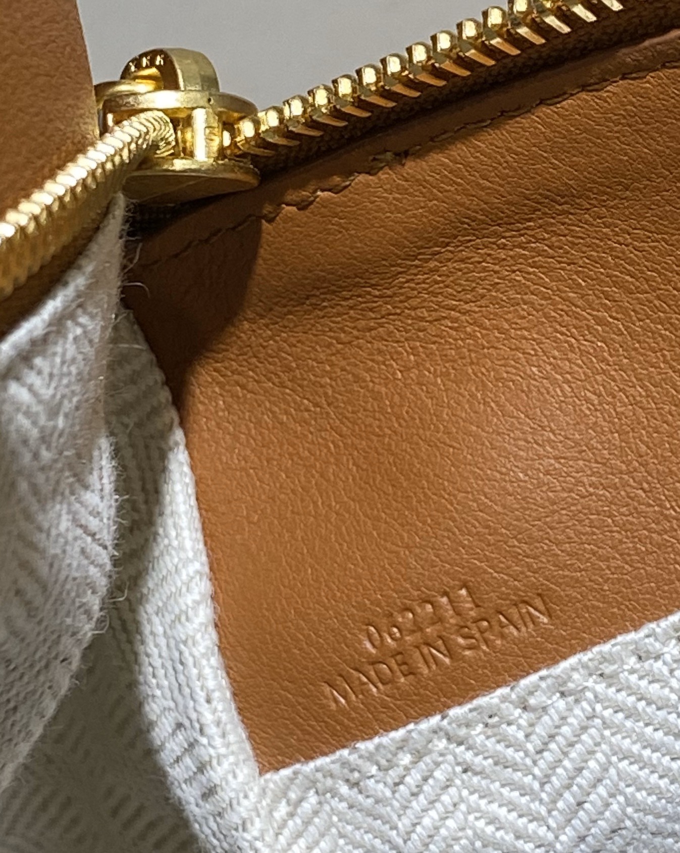 L0ew* puzzle small bag-24*10*14cm