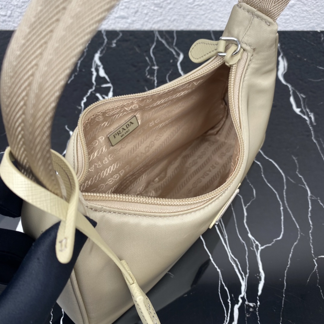 Pra*a 1ne515 nylon hobo bag-23*13*5cm