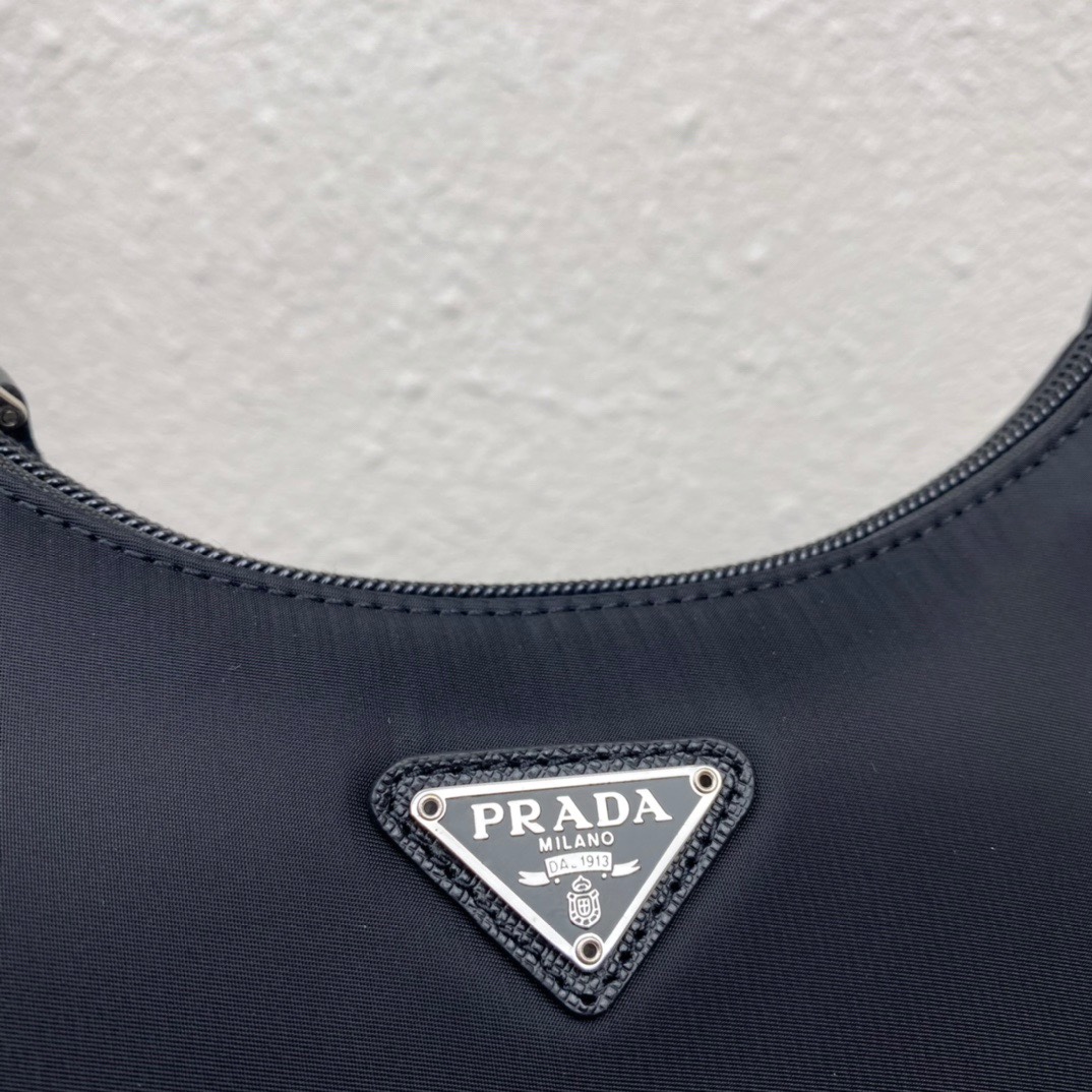 Pra*a 1ne515 nylon hobo bag-23*13*5cm