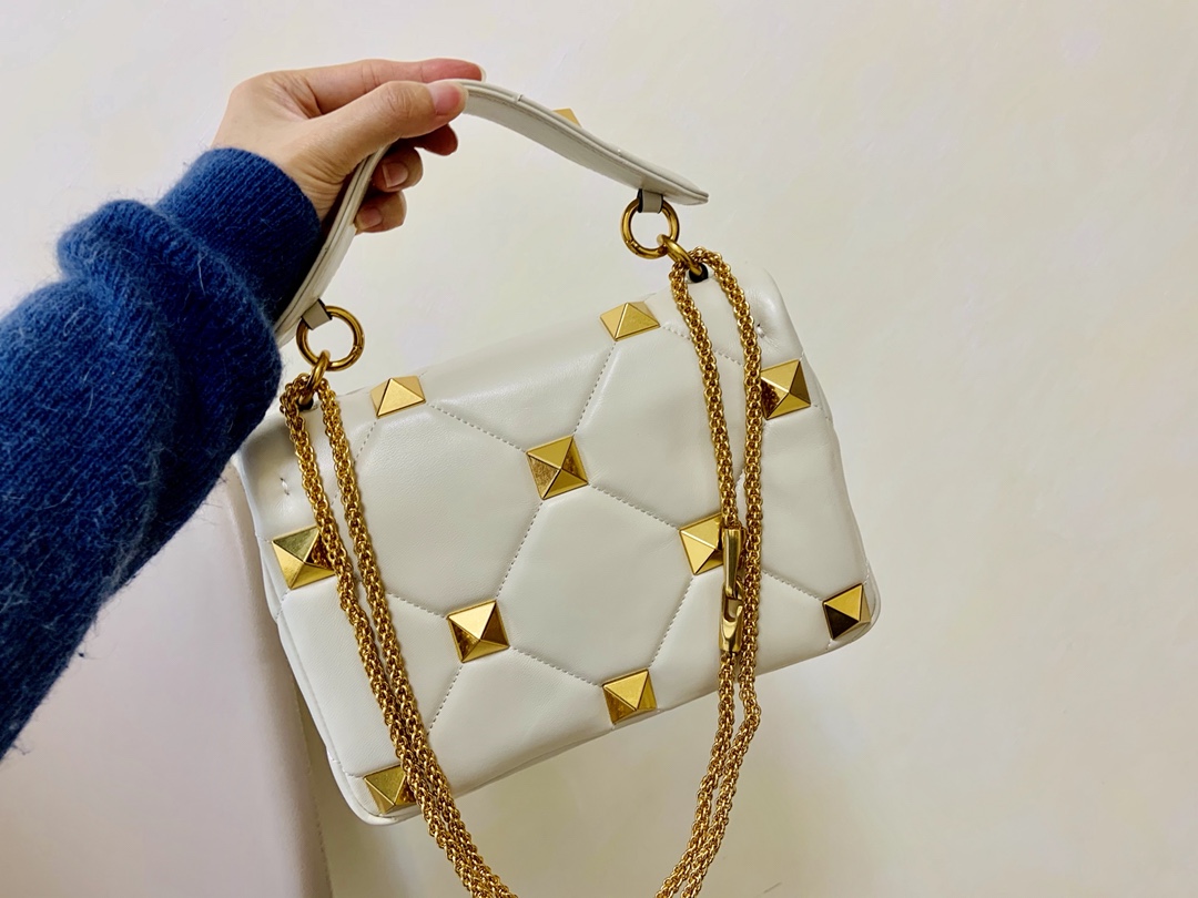 Valentin0 Garavani Roman Stud-Small Size-25*16*10CM