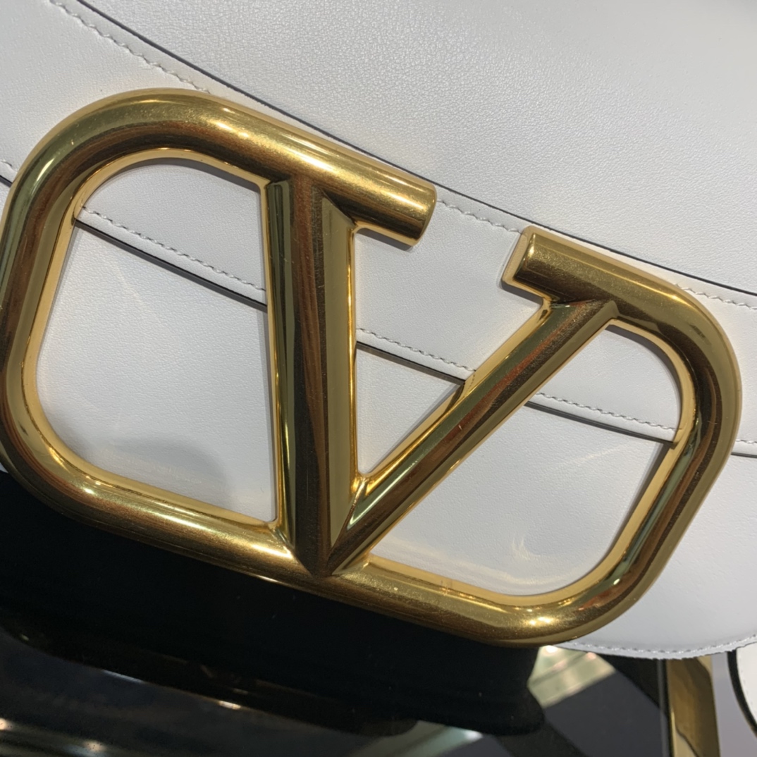 Va1e*ntin0 garavani s*pervee handbags-26*8*16cm