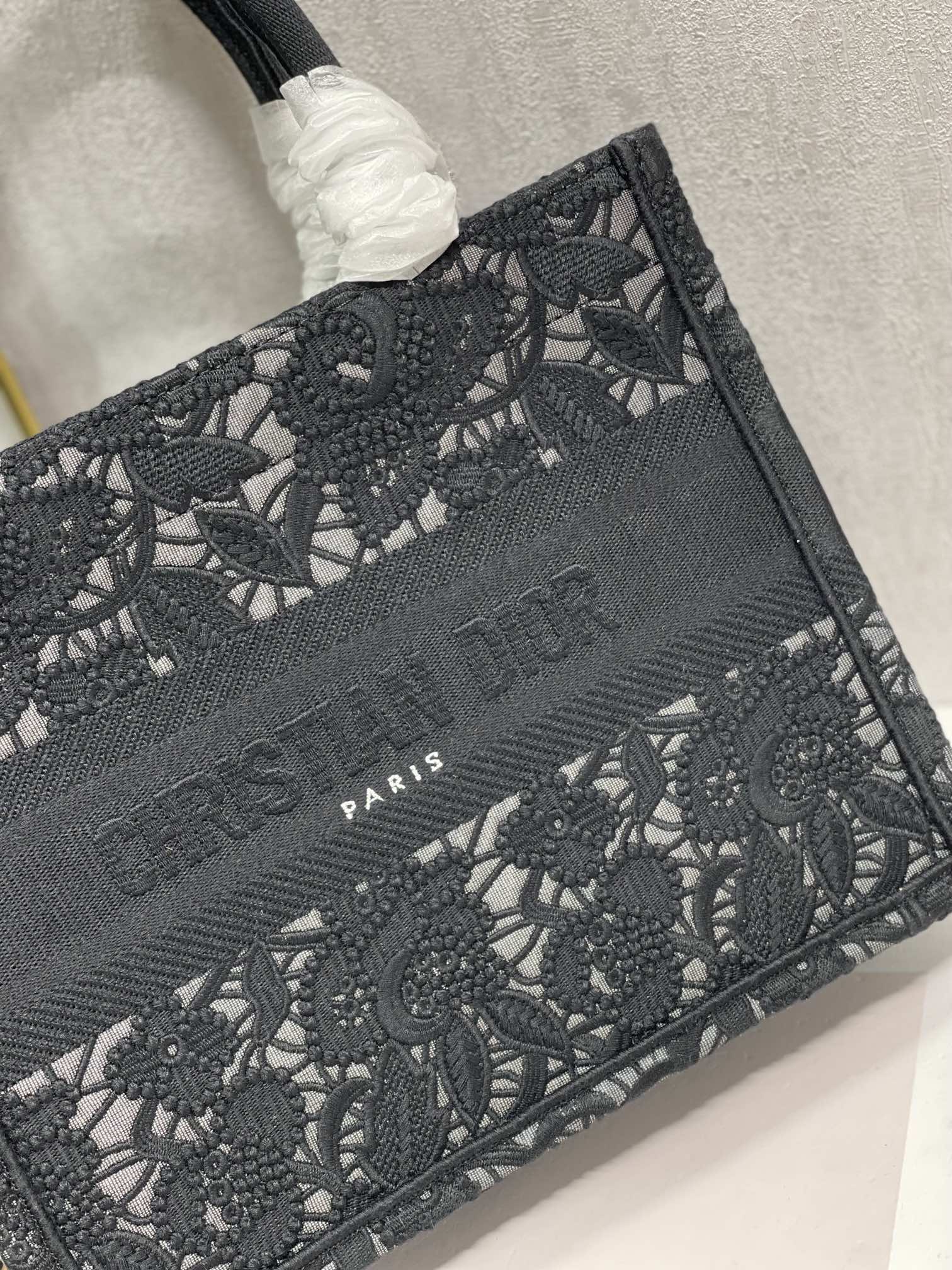 D*or small book tote-26*8*22cm