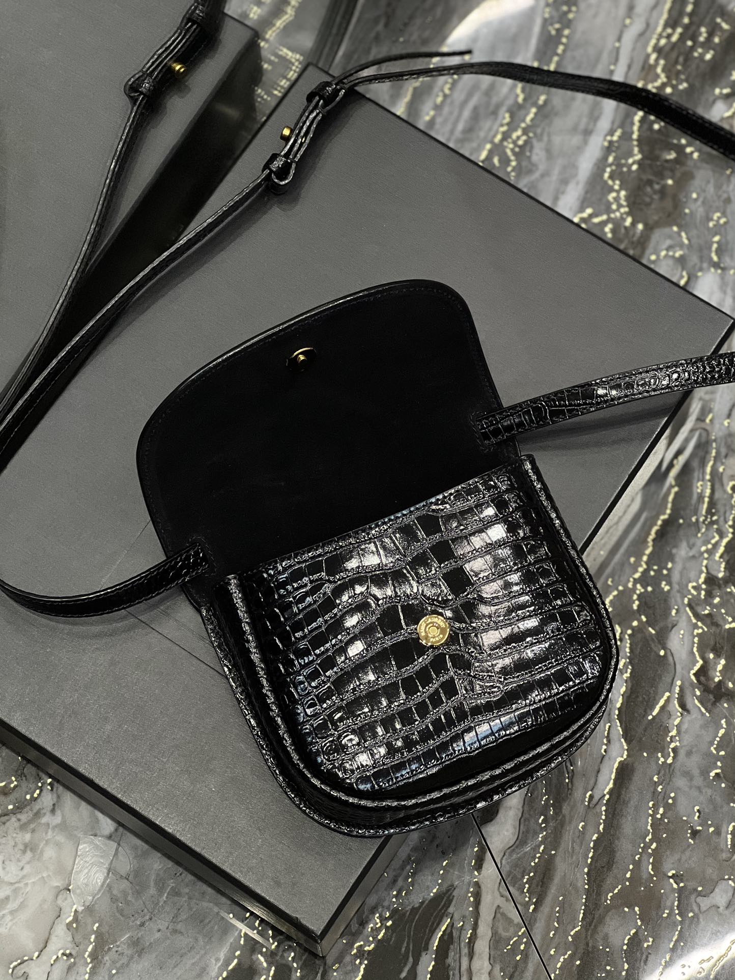 Y*L kaia bag-18x15.5x5.5cm