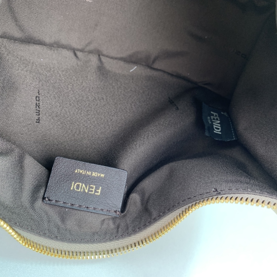 F**di graphy bag-29 x24.5 x10cm