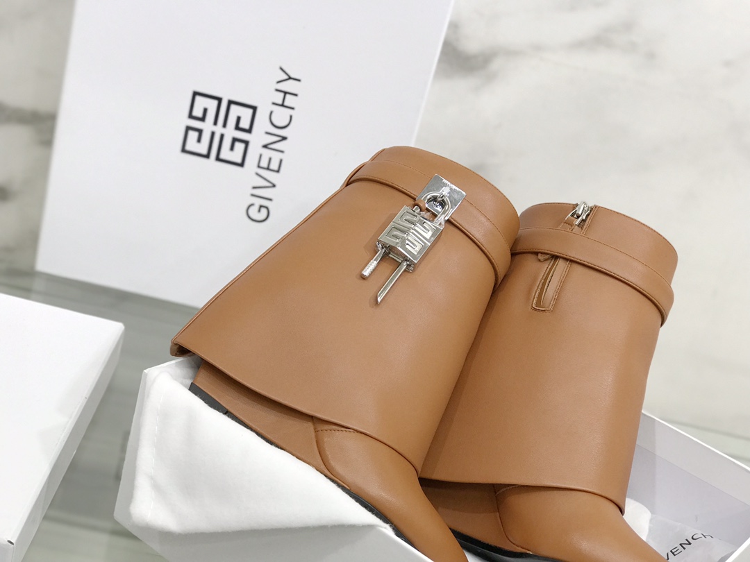 G1uenchy boots(eu35-42)