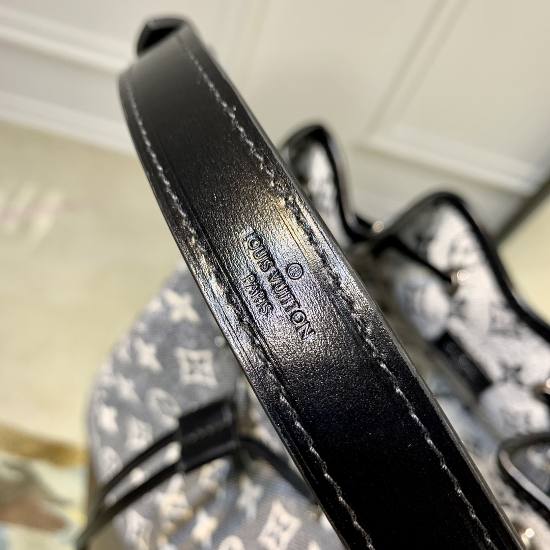 l0*is V*t0n petit noé -25*28.5*20cm