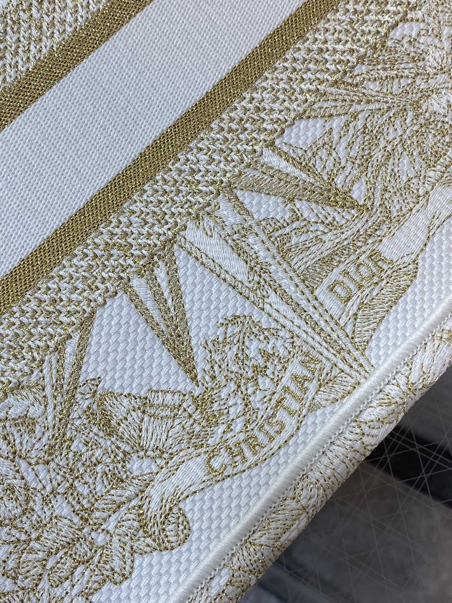 D*or small book tote-26*8*22cm