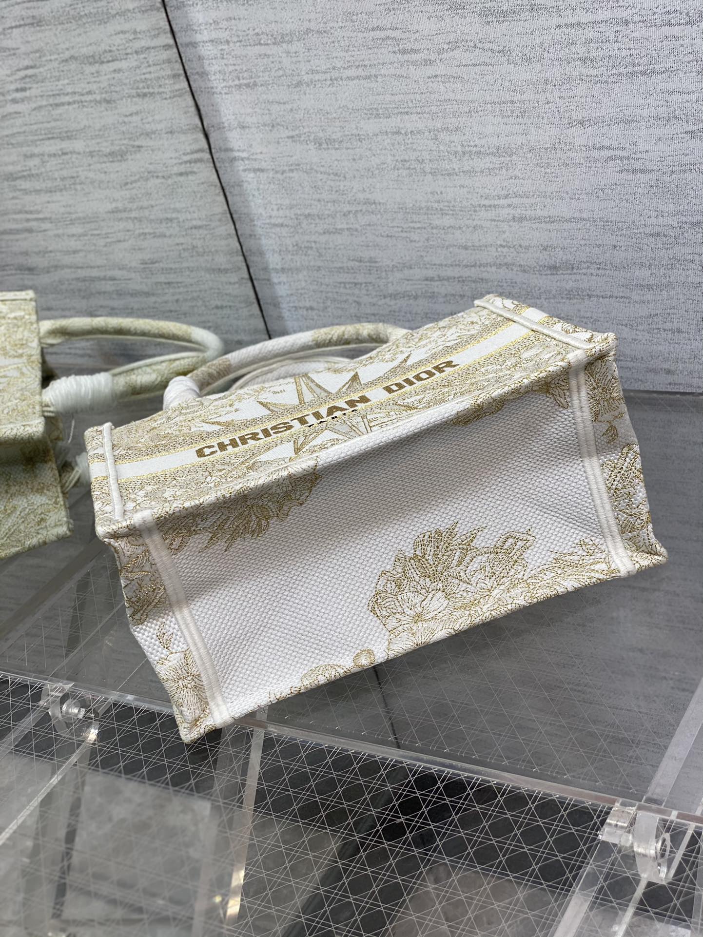 D*or small book tote-26*8*22cm