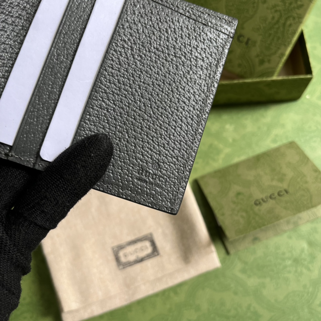 G*u*i wallet-10*10cm