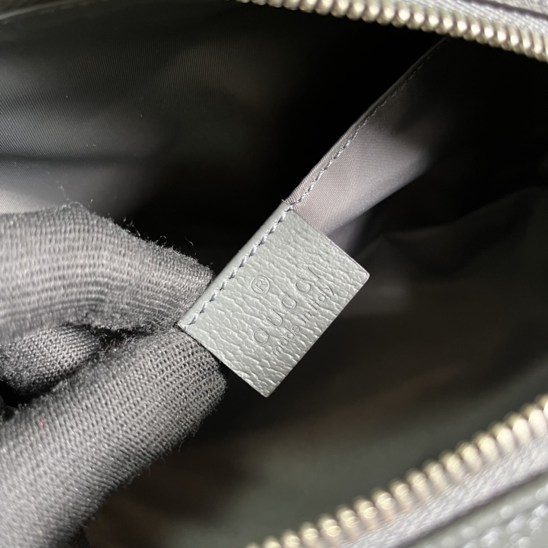 G*u*i pouch-25.5x 12x 11.5cm