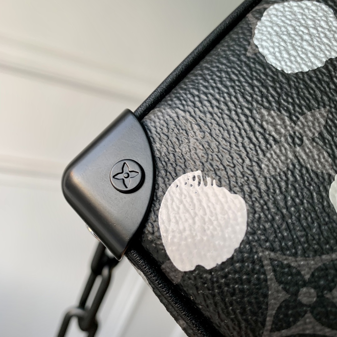 l0*is V*t0n mini soft trunk-m81936 -18*13*8m