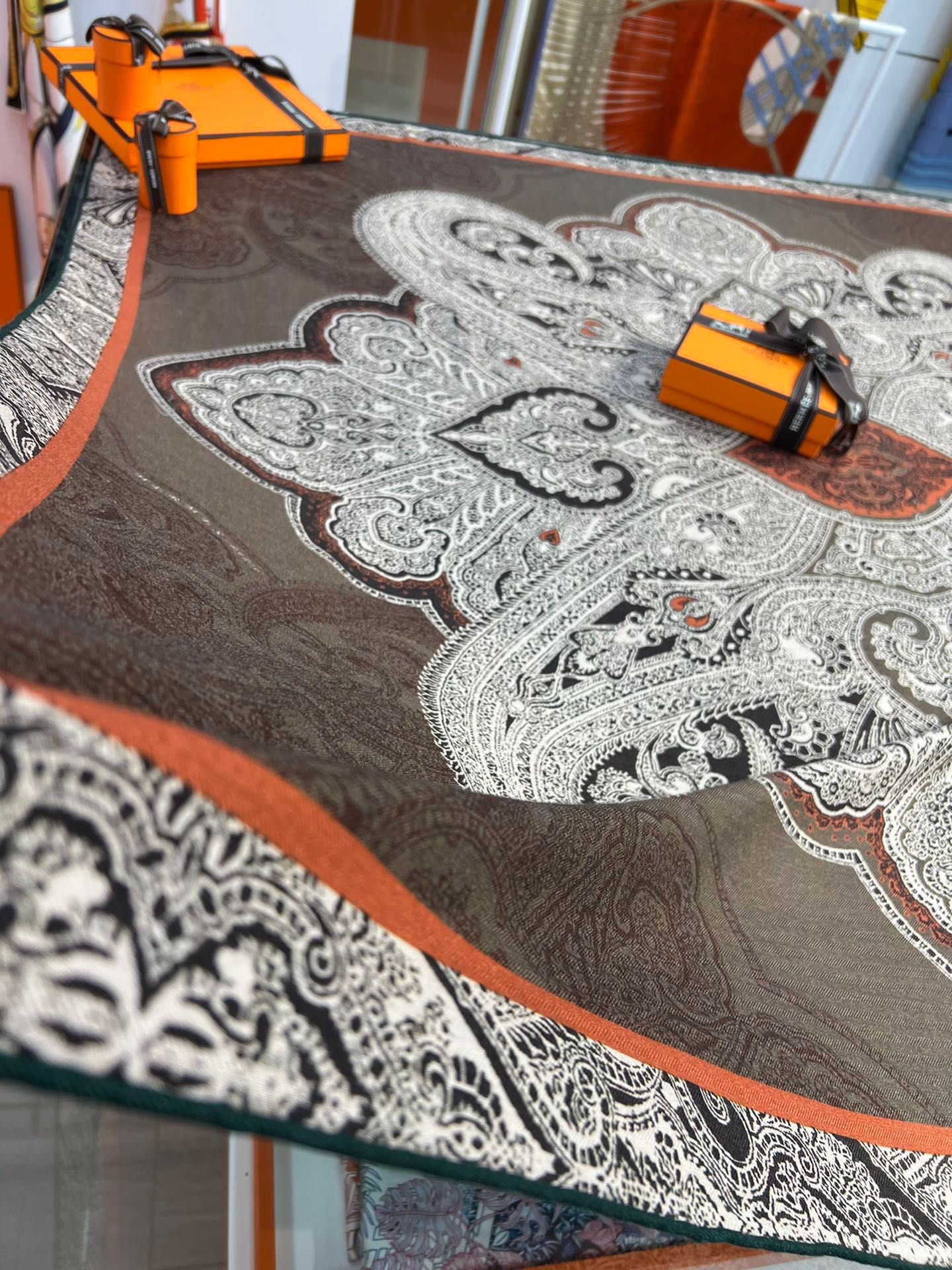 H**mes shawls-140*140cm