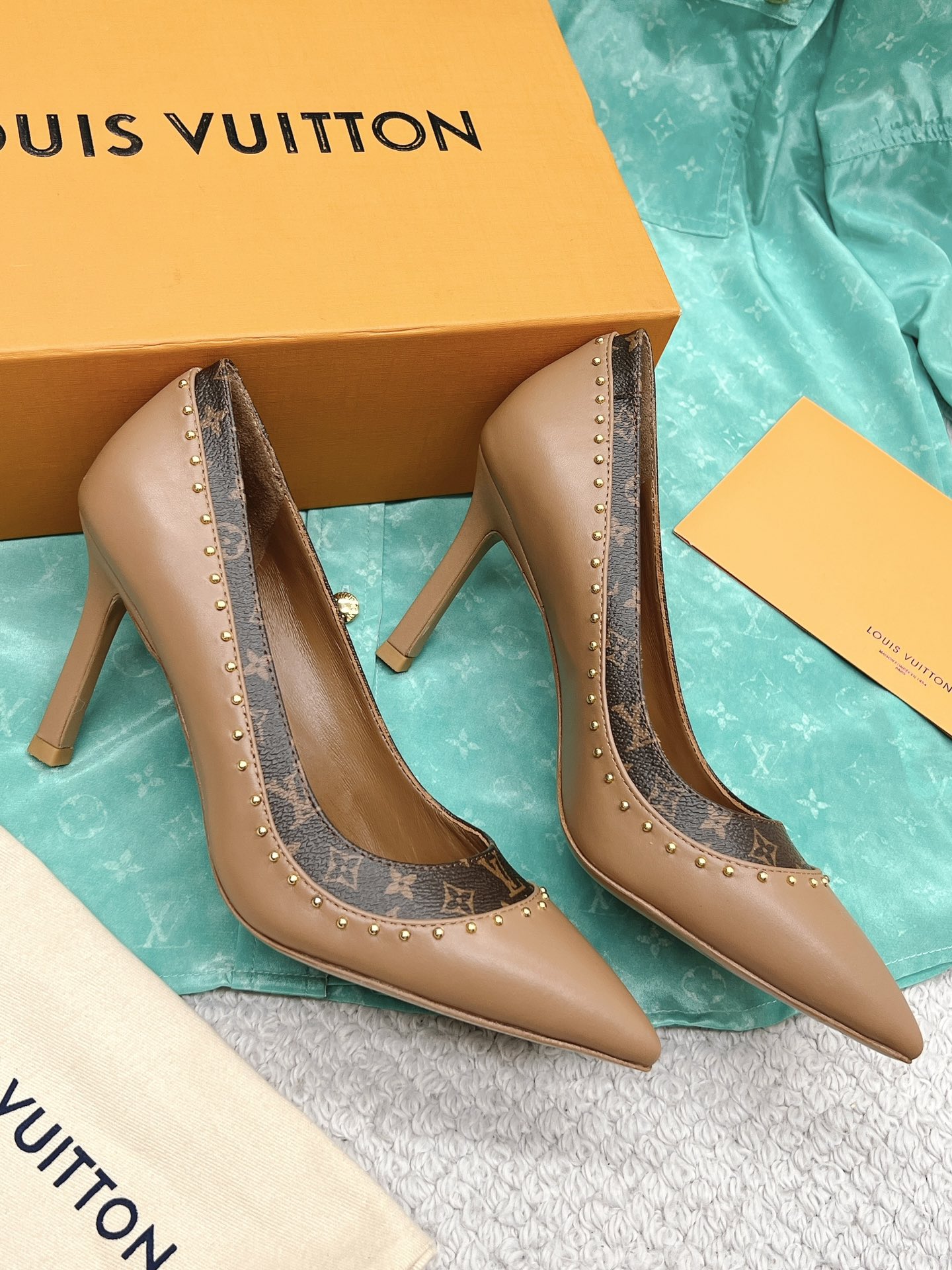 l0*is V*t0n heel-10.5cm