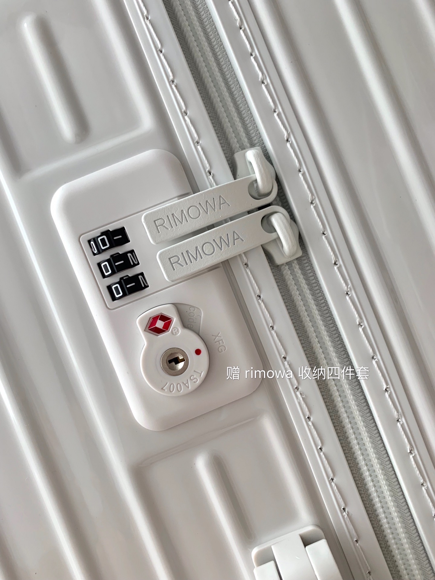 r1m0wa essential ttrunk plus lU*gage-‭29&31inch