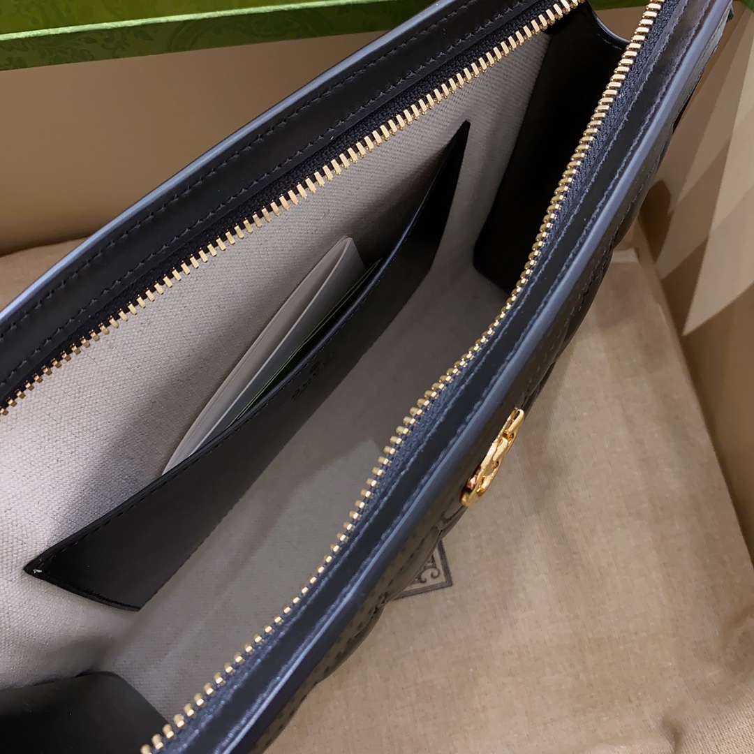 G*u*i pouch-26*20*6cm