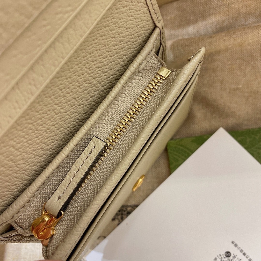 G*u*i 1955 horsebit wallet-11x 8.5 x 3cm