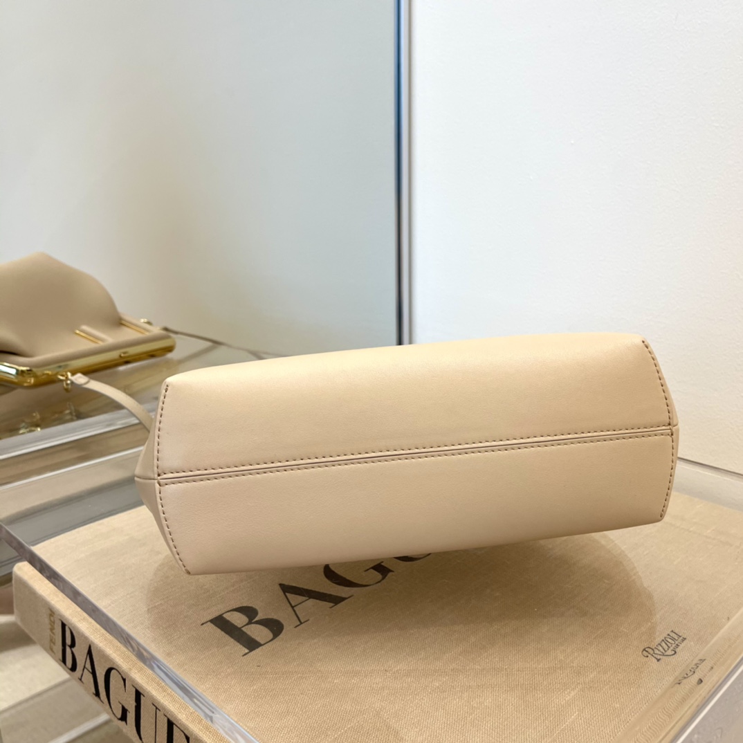 F**di first bag-26*18*9.cm