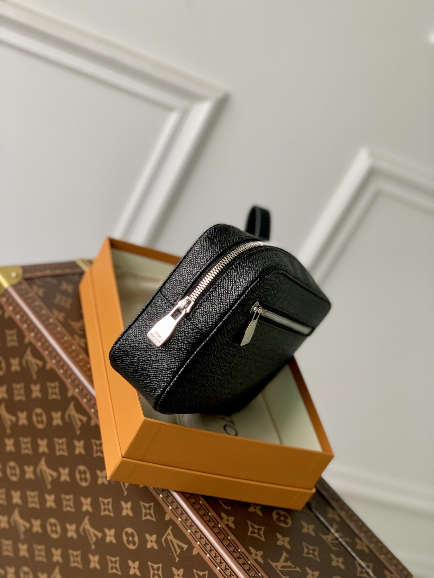 l0*is V*t0n pochette kasai -25 x 15.5 x 6.5 cm