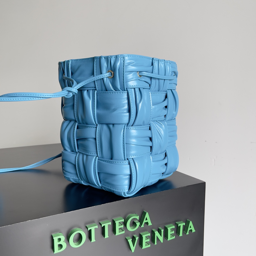 bo*te*ga Ve*ne*ta mini bucket-18*14*14cm