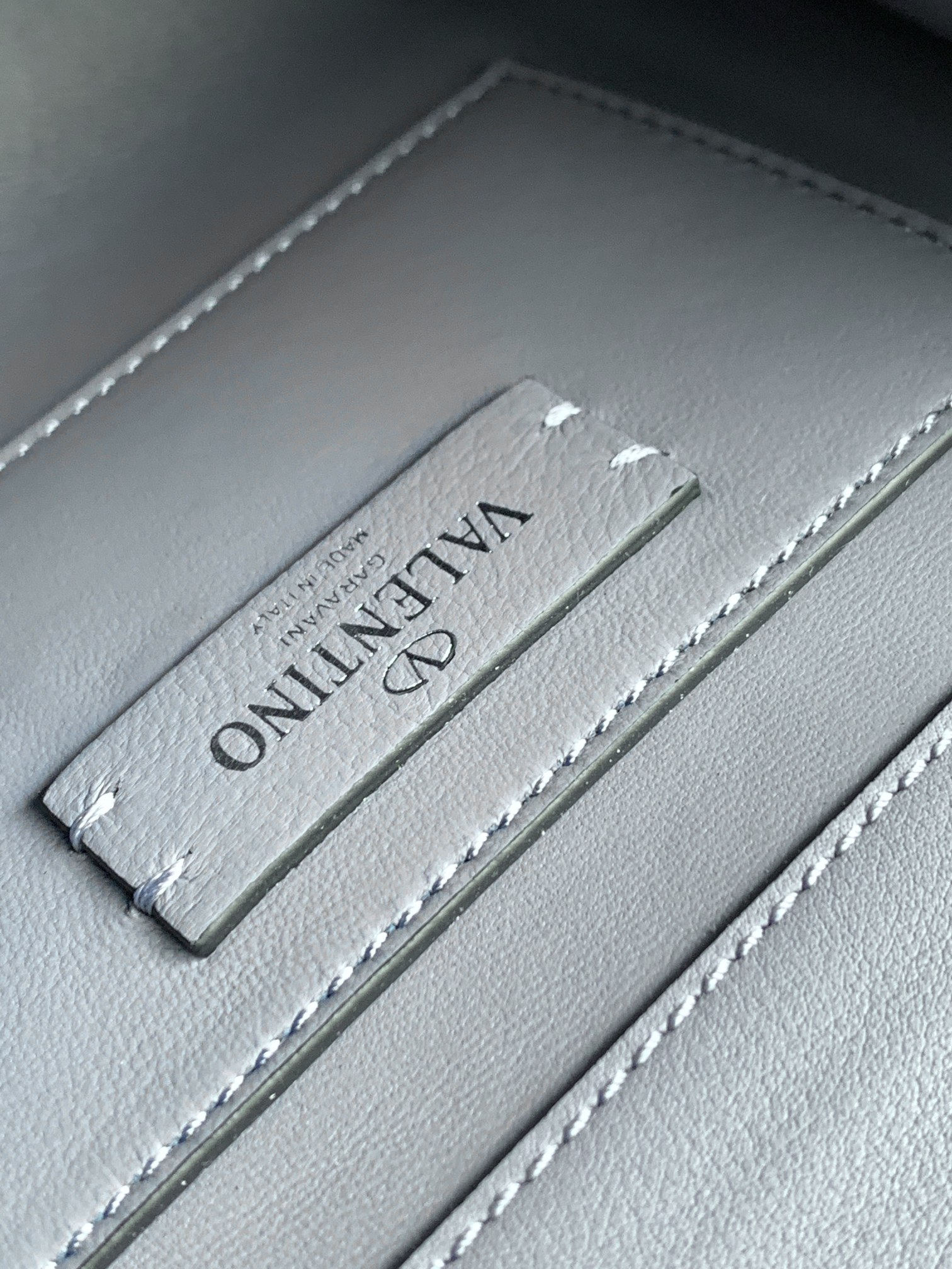 Va1e*ntin0 garavani vsling bags-19*13*9 cm