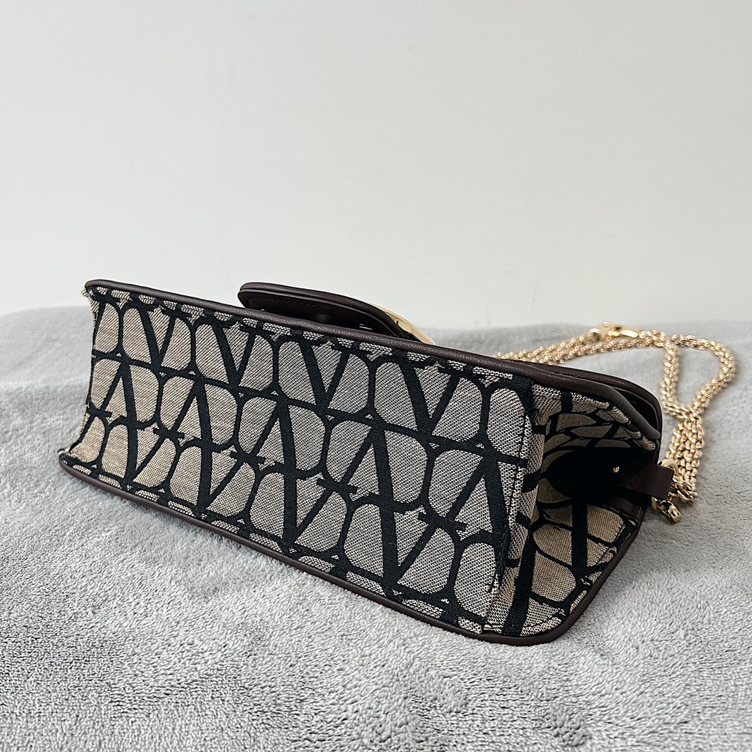 Va1e*ntin0 garavani loc-27*13*6cm