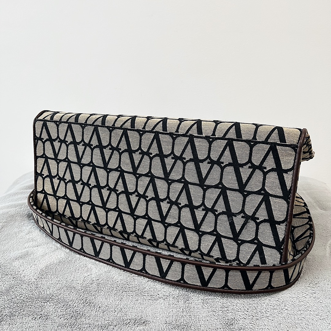 Va1e*ntin0 garavani la troisième toile iconographe -40*25*17cm