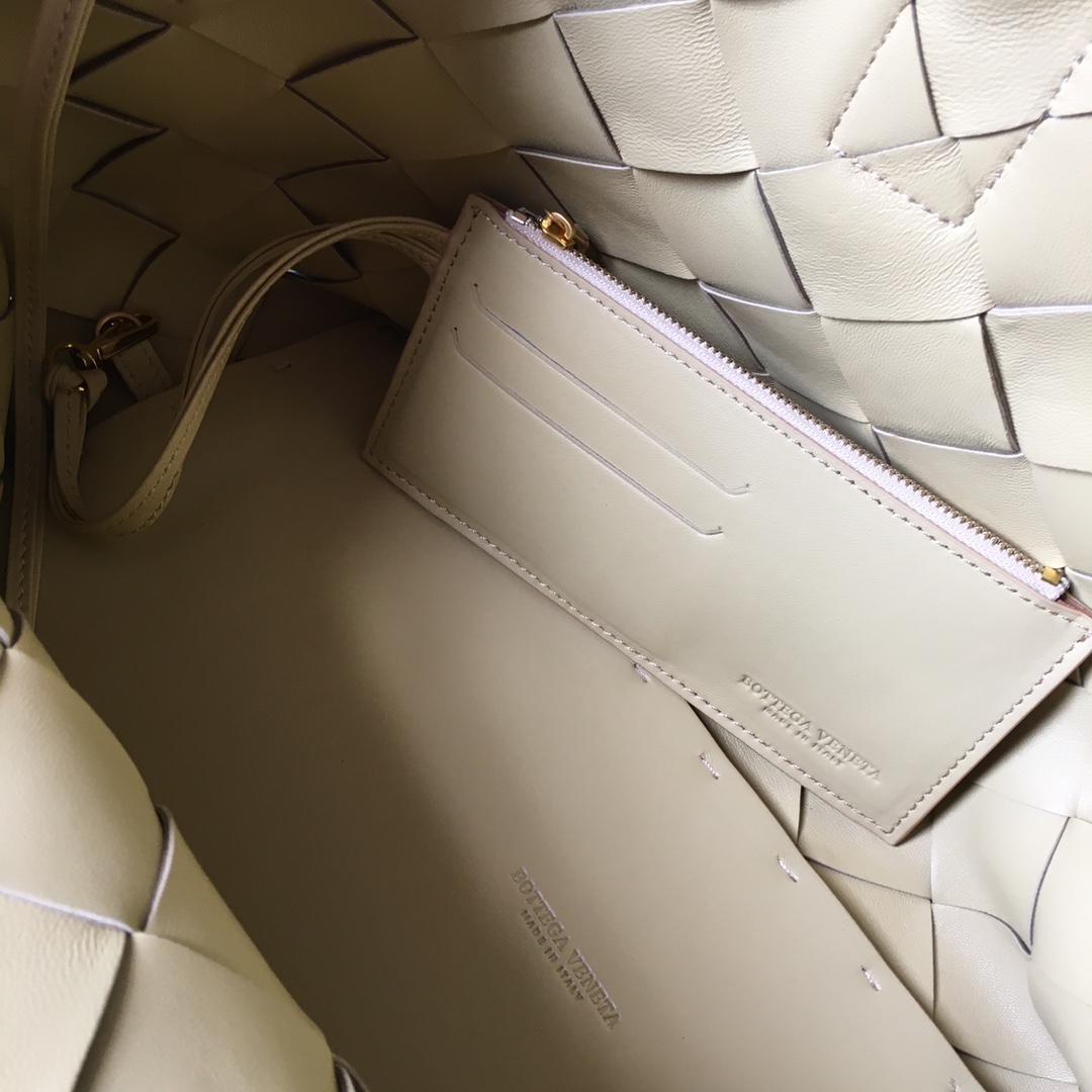 bo*te*ga Ve*ne*tatote-41*26cm