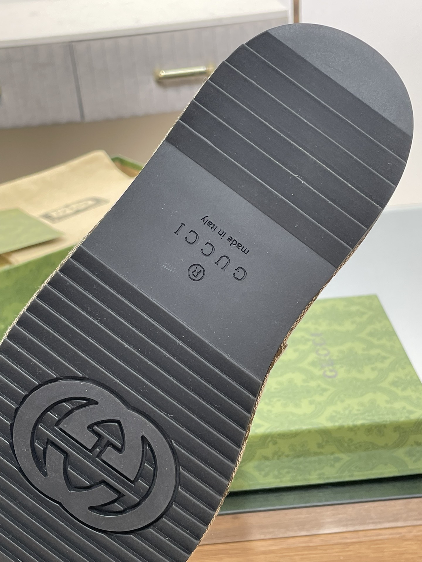 G*u*i slides(size35-43)