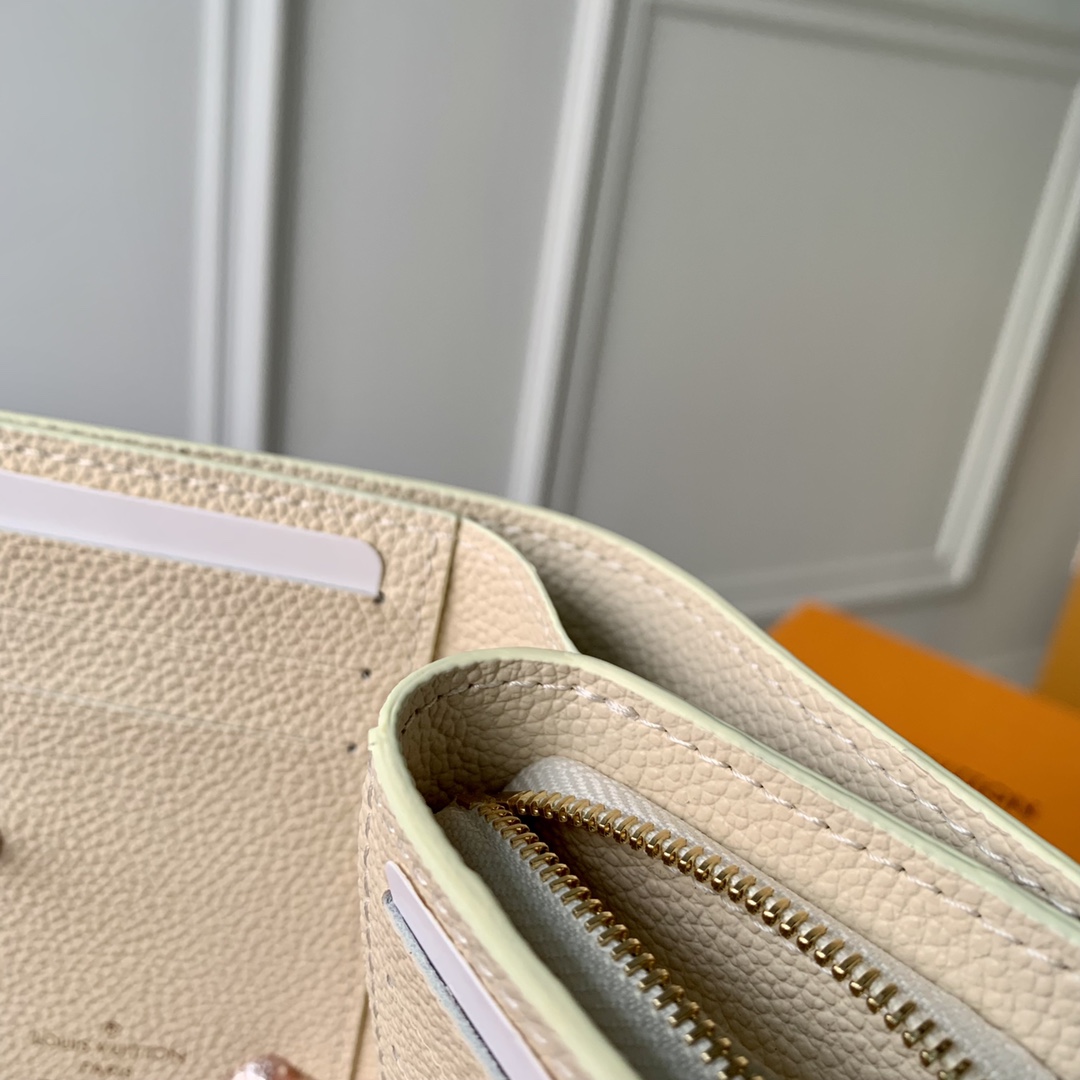 l0*is V*t0n wallet m81927-11 x 8.5 x 3.5 cm