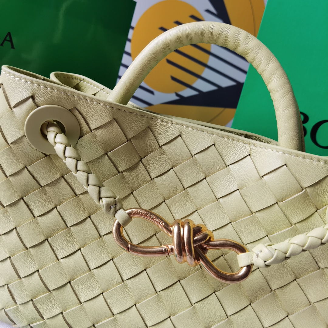 bo*te*ga Ve*ne*tatote-22*25*10.5cm