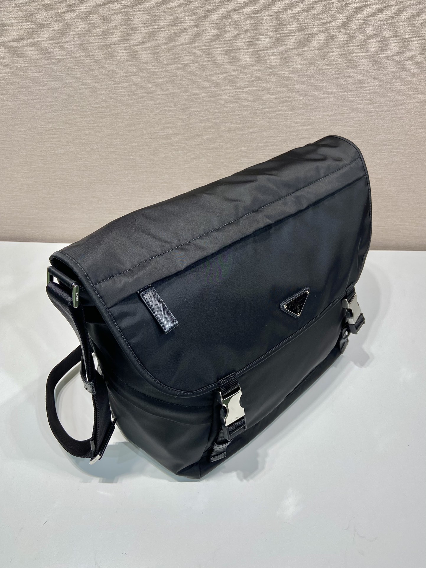 Pra*a 2vd052 mailman bag-30*27.5*14.5cm