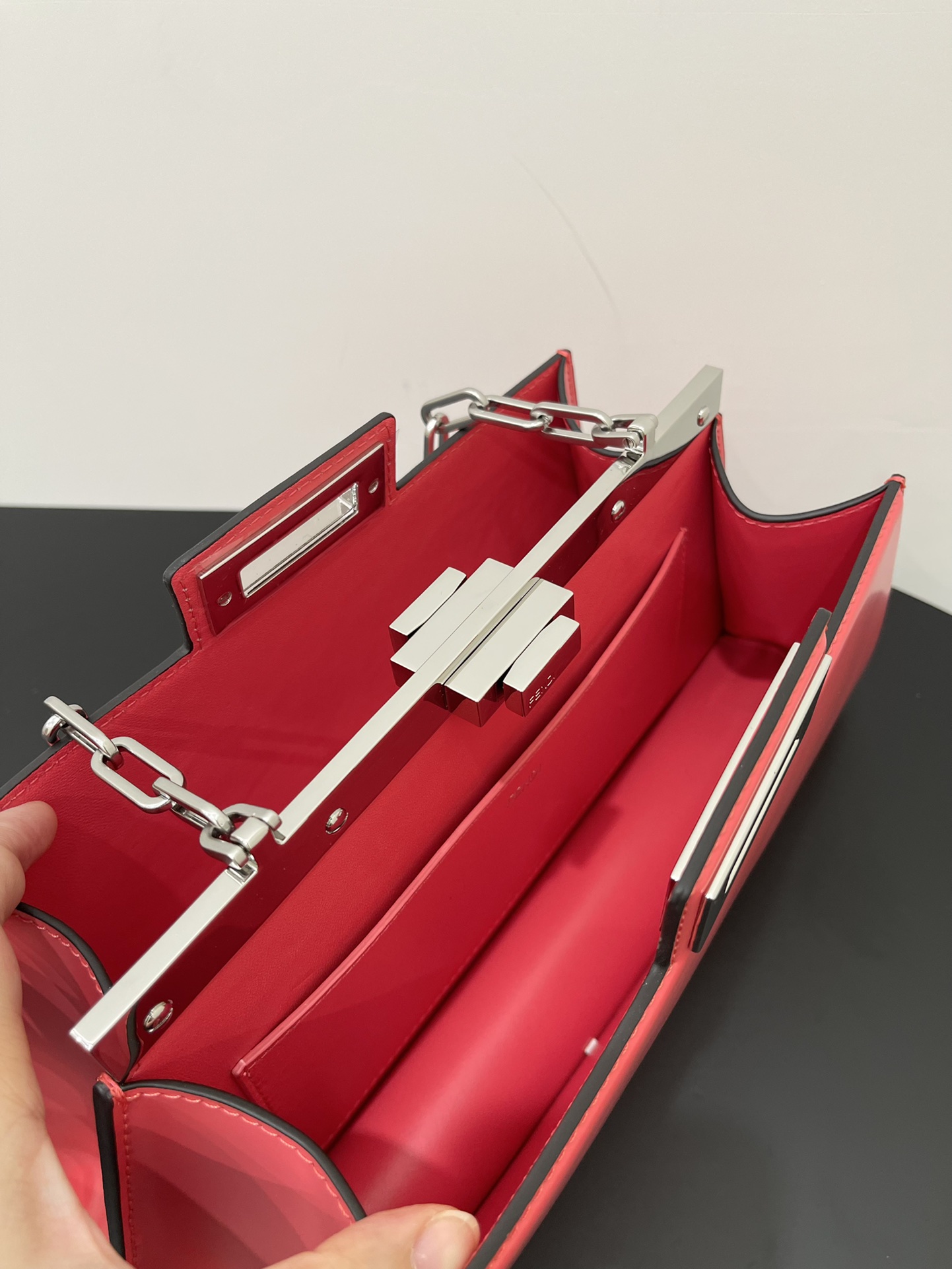 F**di peekaboo iseeu-34x18.50x11cm