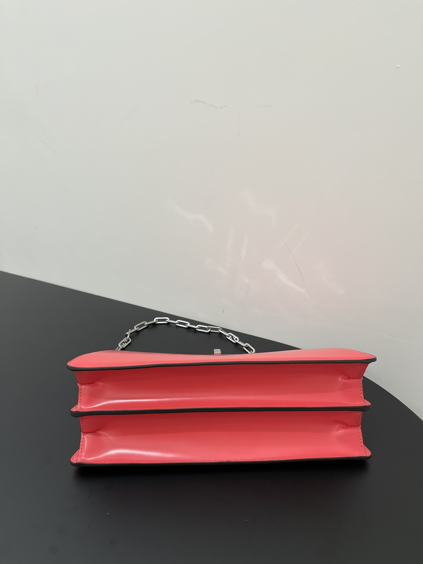 F**di peekaboo iseeu-34x18.50x11cm