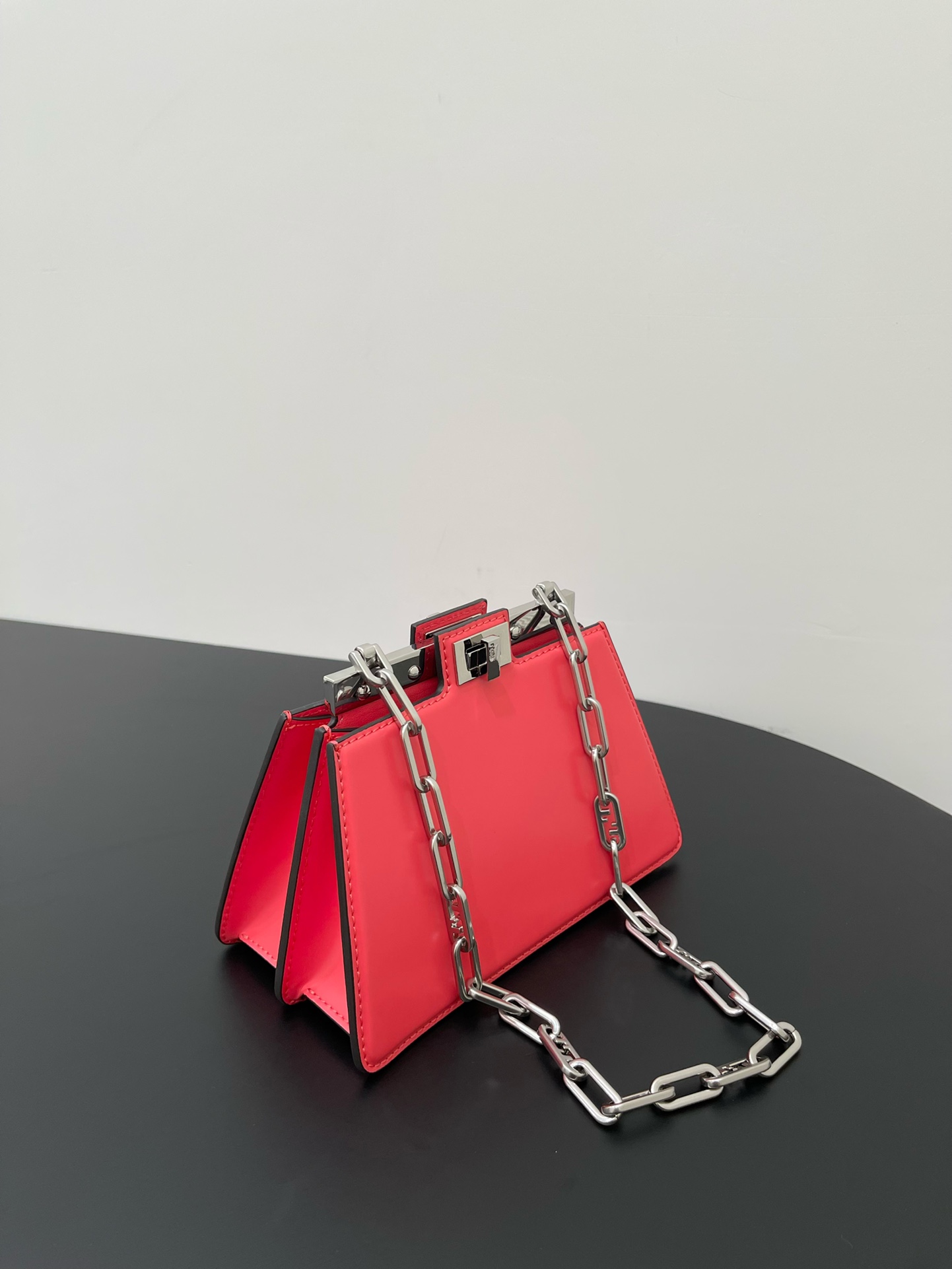 F**di peekaboo iseeu-20.5x11x14cm