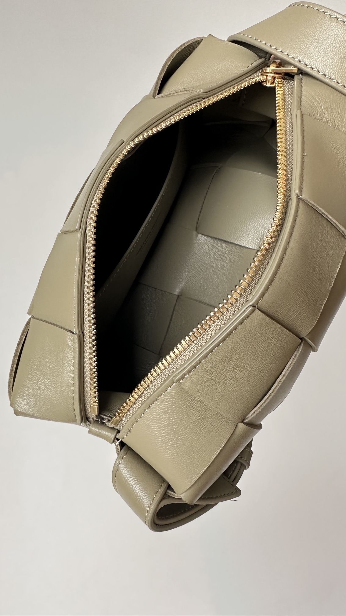 bo*te*ga ve*ne*ta bR1ck mini cassette bag-23.5*10*10cm