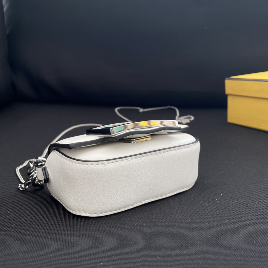 f**di&T*f*ny baguette bag-11×6.5×2.5cm