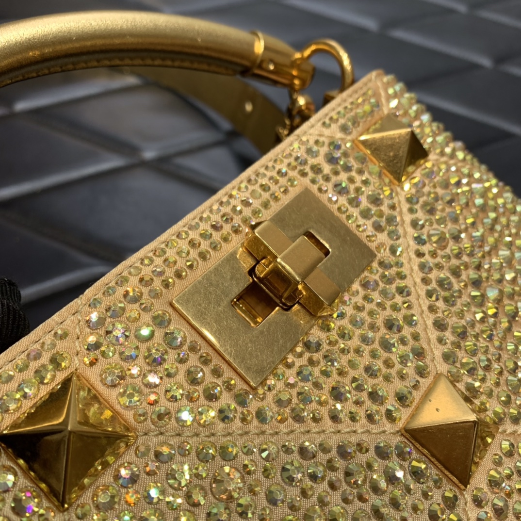 Valentin0 Garavani Roman Stud Size-20*10*9CM