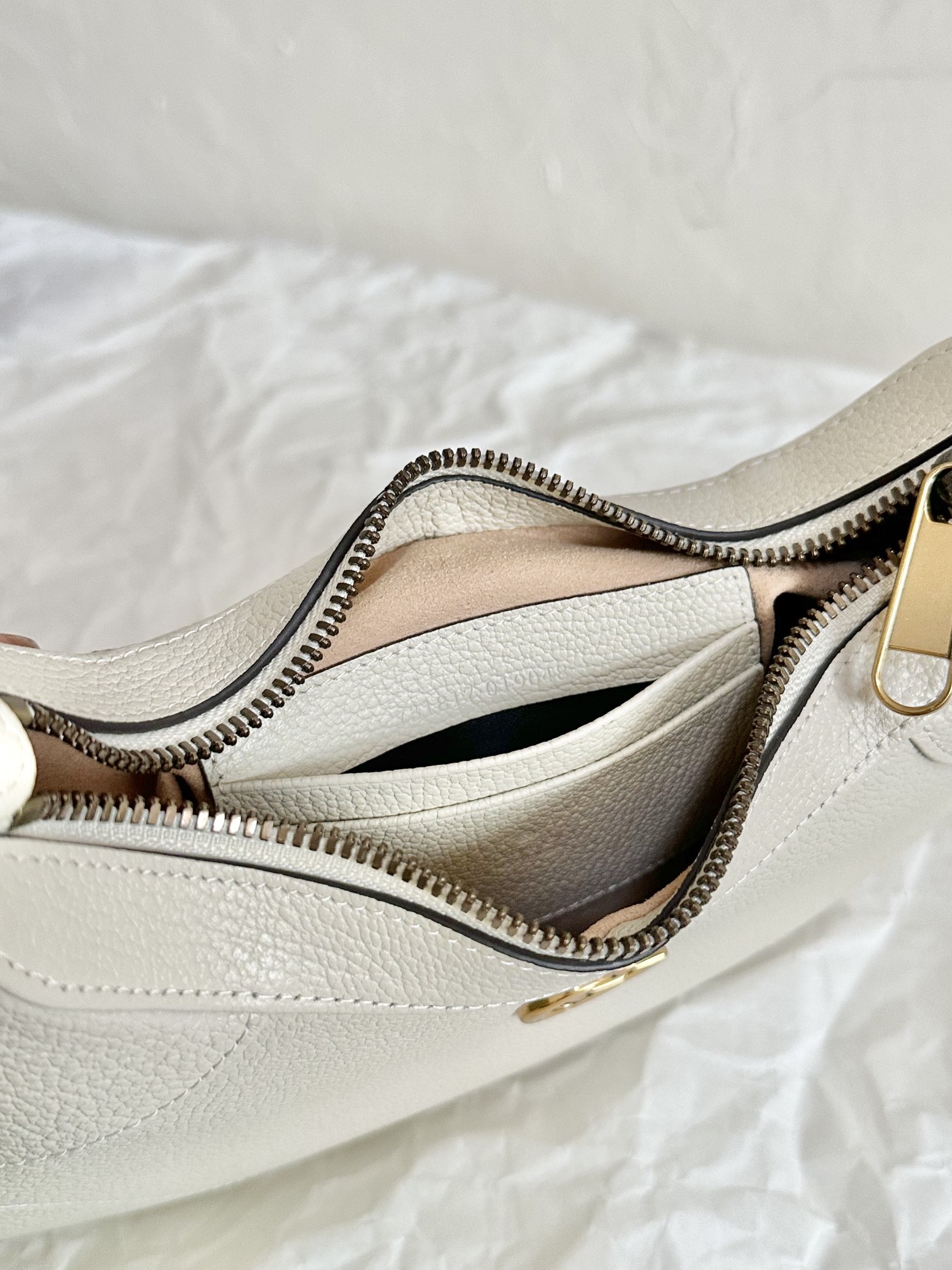 G*u*i aphrodite bag-25×19×7cm