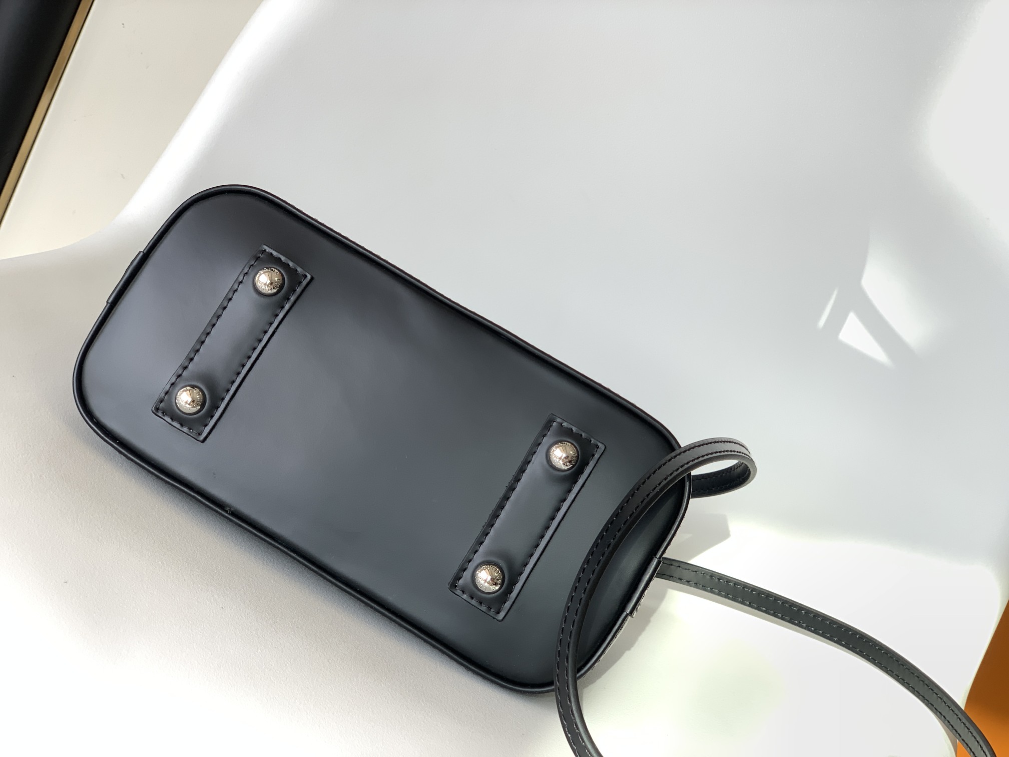 l0*is V*t0n m41327 alma bb-25*19*12cm