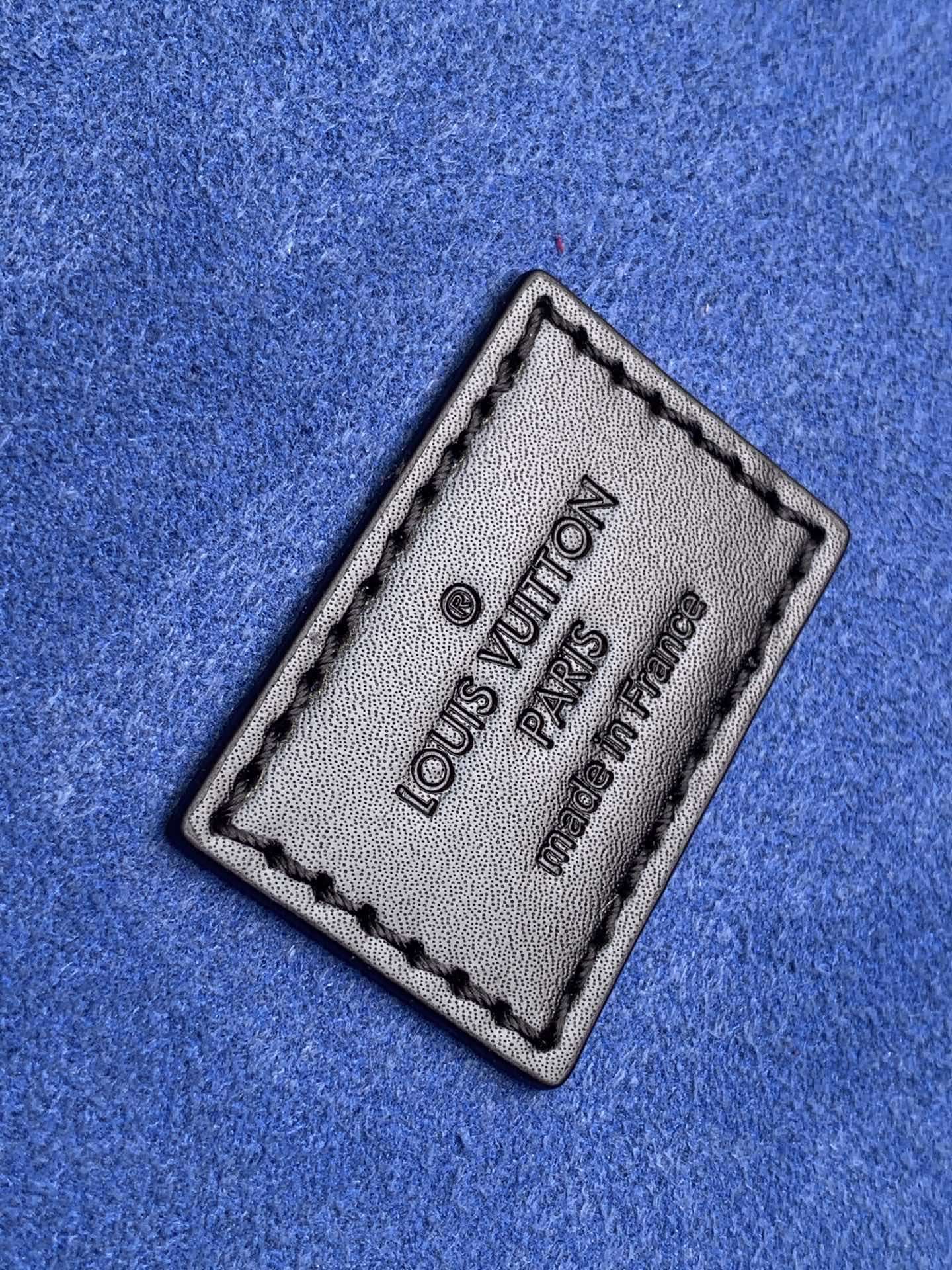 l0*is V*t0n cotteville travel box-37*18*1cm