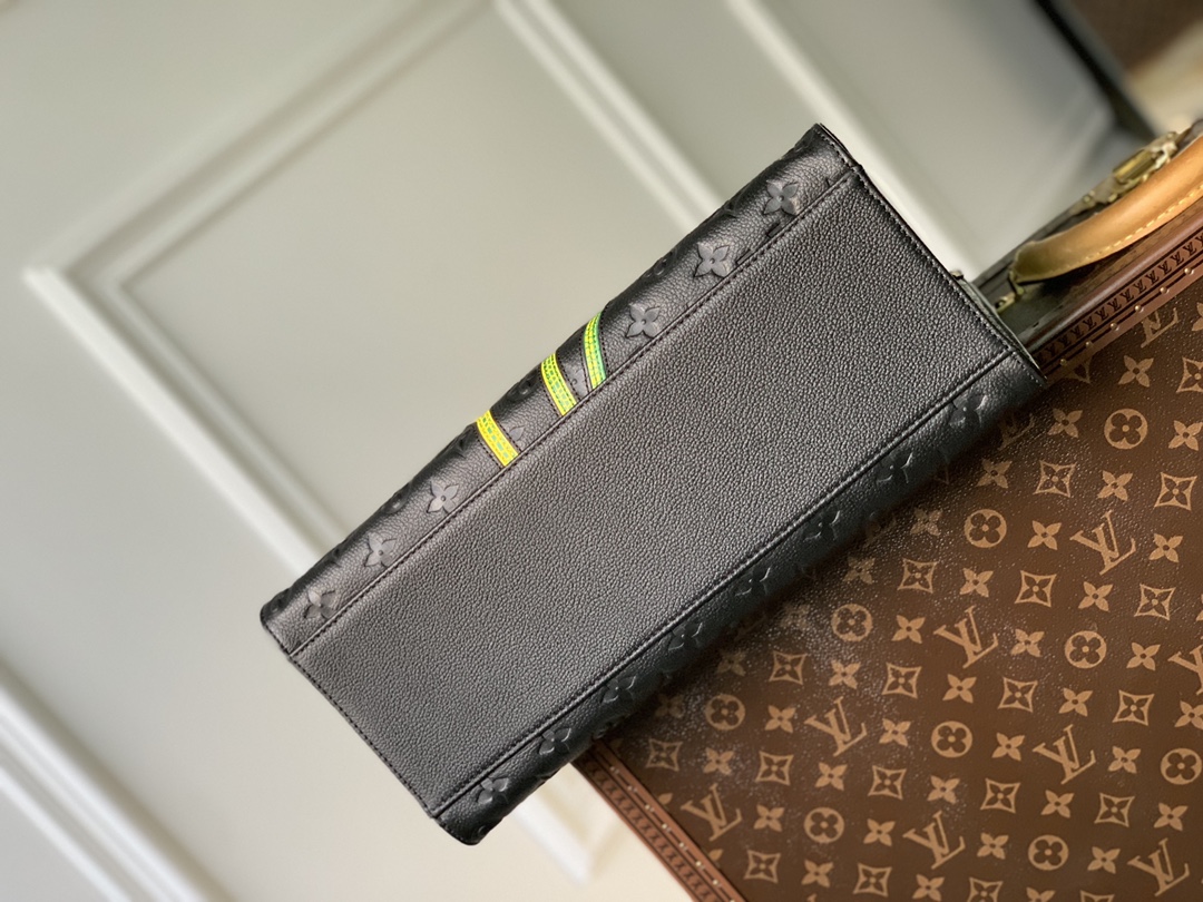 l0*is V*t0n x ykonthego handbag-35 x 27 x 14 cm