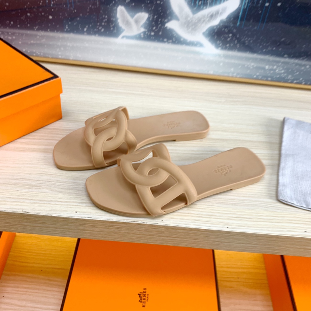 H**mes sandals