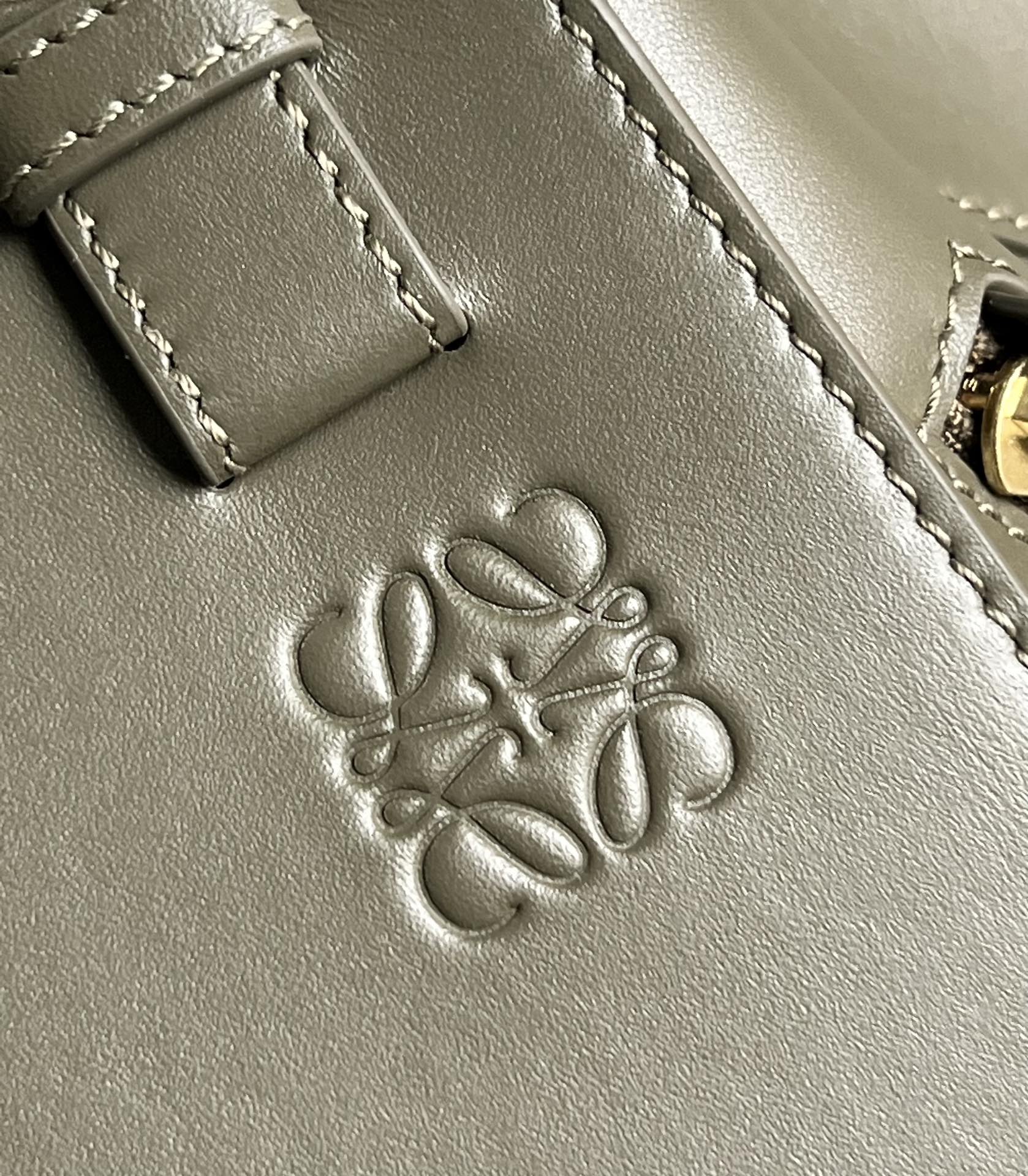 L0ew* hammock bag-19.5*14.4*20.8cm