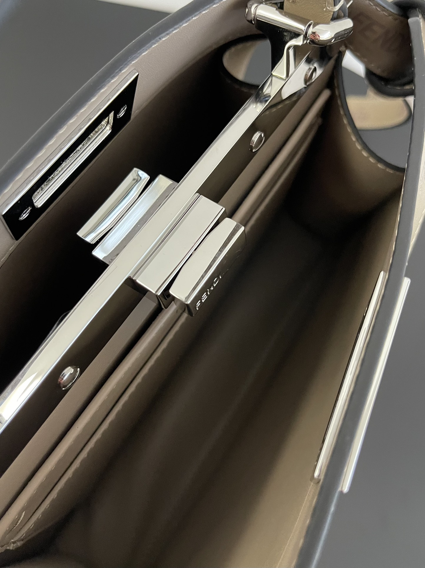 F**di peekaboo-27x21x9.5cm