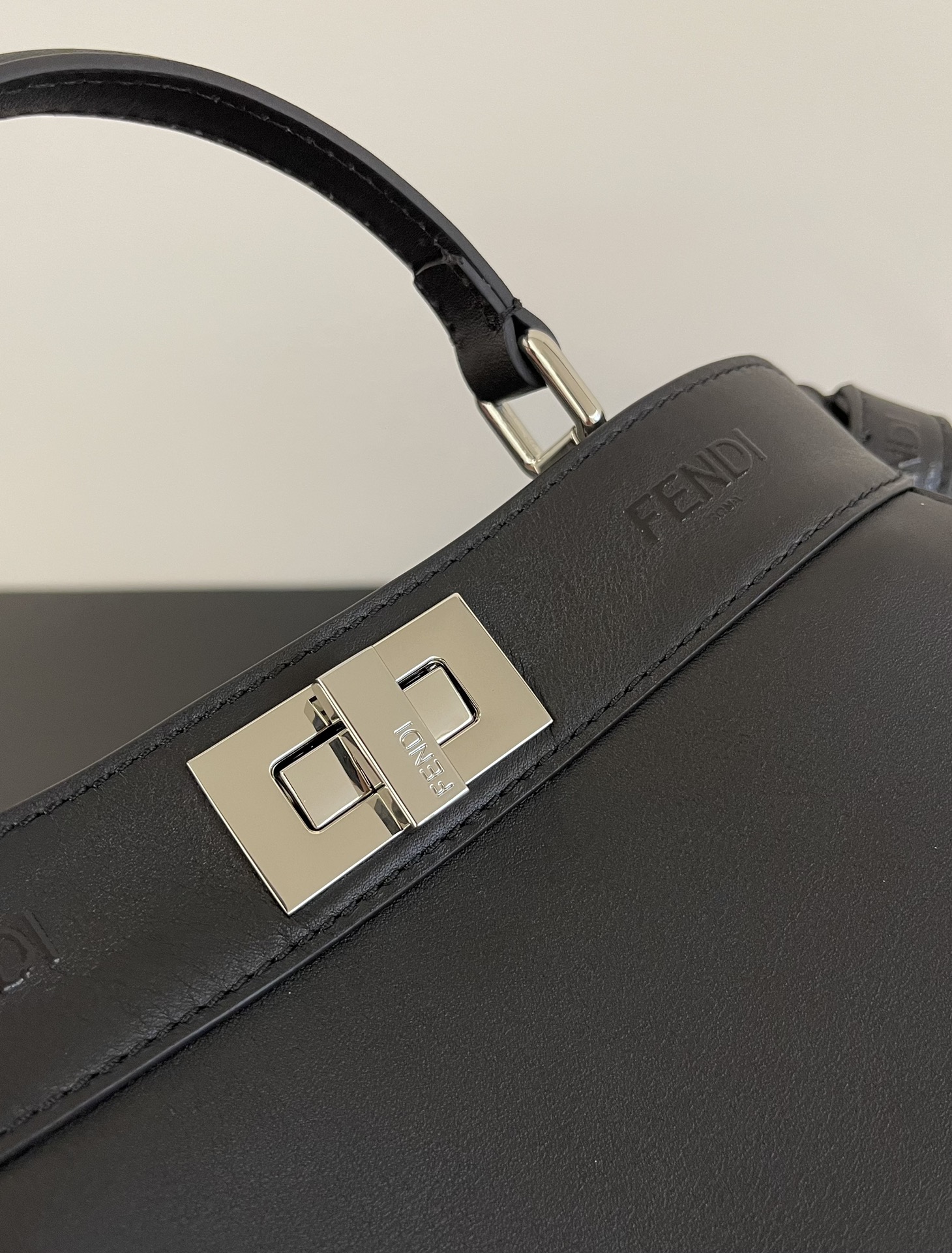 F**di peekaboo-27x21x9.5cm