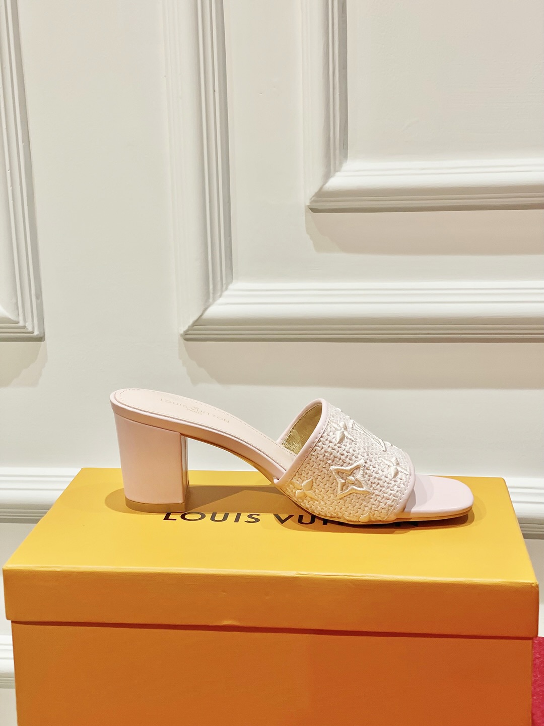 l0*is V*t0n slippers-6.5cm