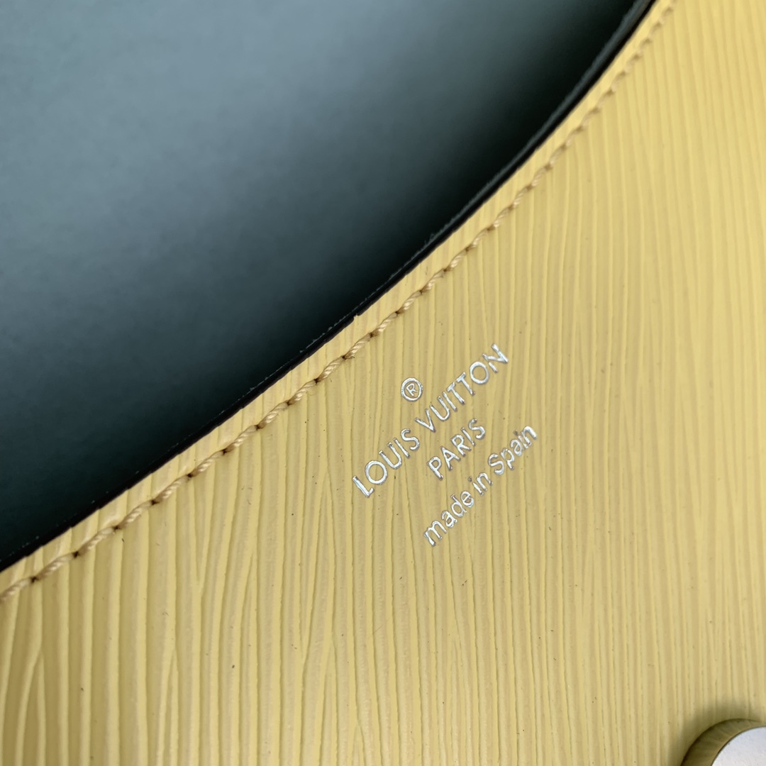 l0*is V*t0n buci handbag-24.5 x 15.5 x 9cm