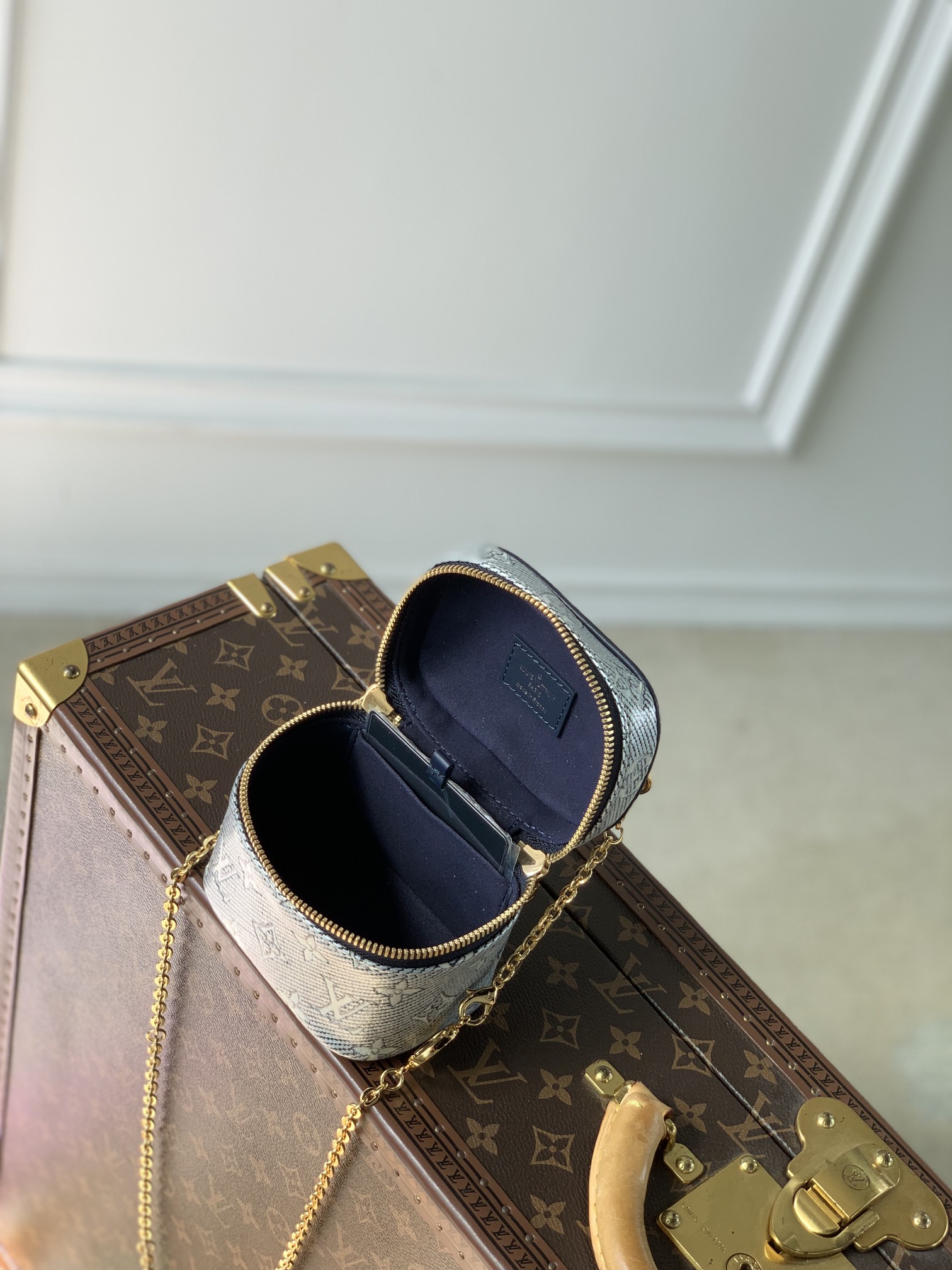 l0*is V*t0n micro vanity-11*10*8cm