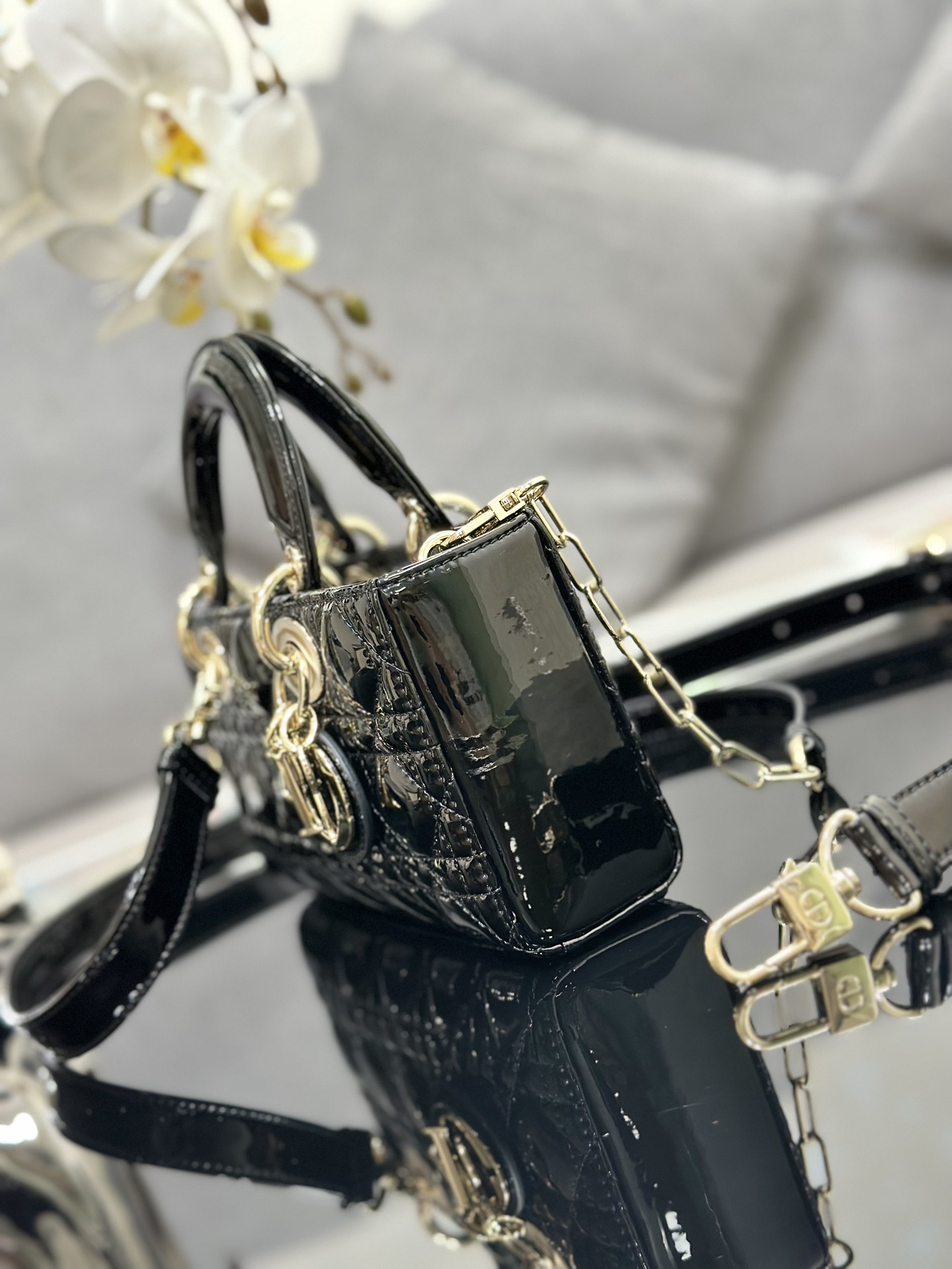 lady D*or handle bag-22*12*6cm